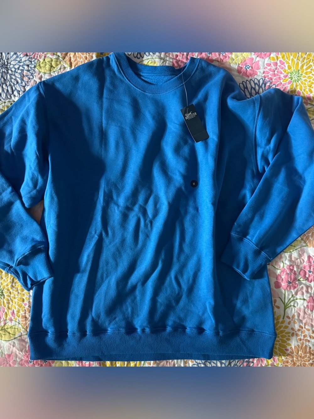 NWT medium blue hollister crewneck